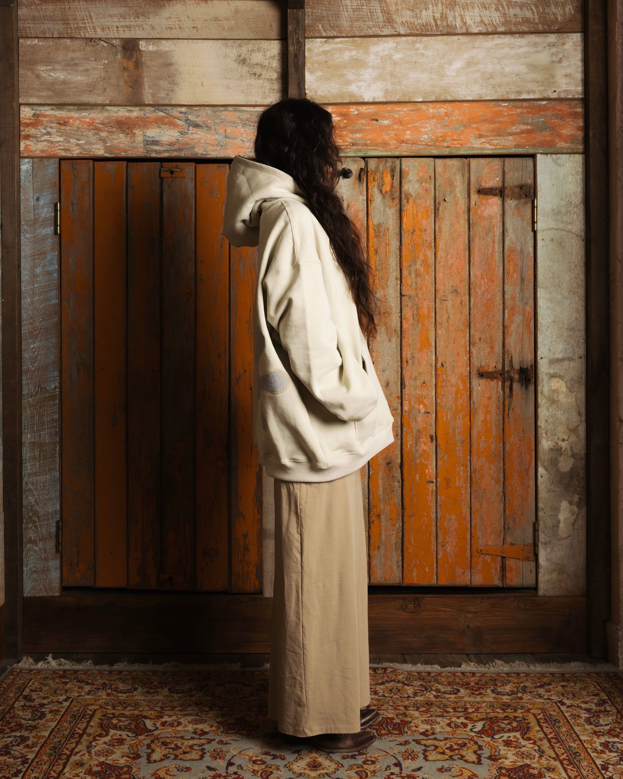Oversized Back-Appliqué Hoodie (ivory)