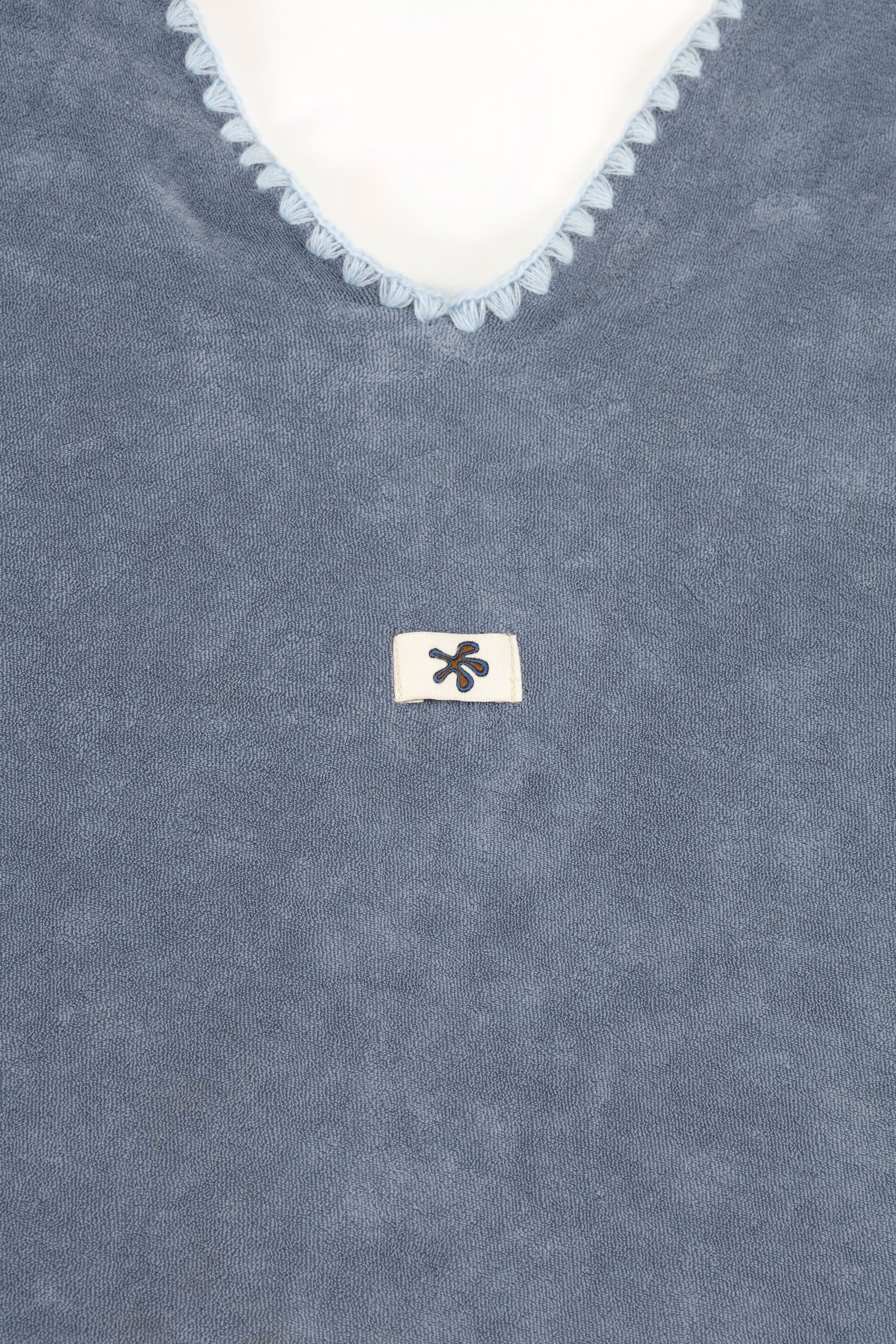 Beach Towel / Throw with Shell Edge Stitch (Blue x Blue)