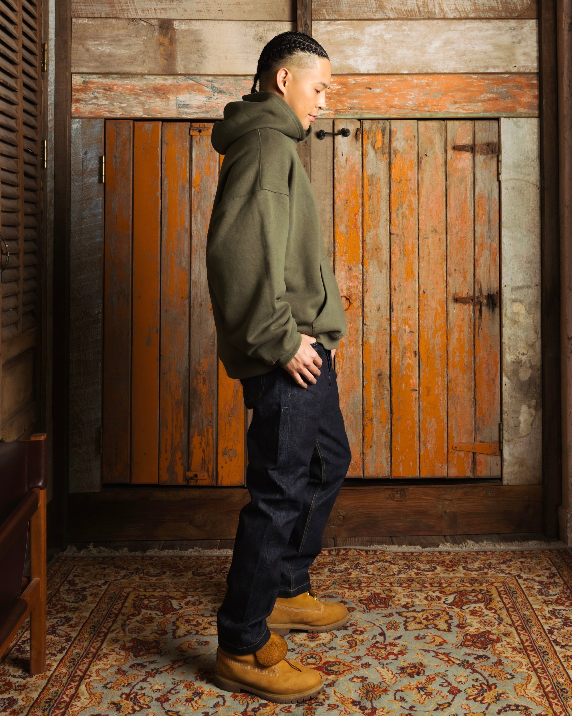 Oversized Back-Appliqué Hoodie (khaki)