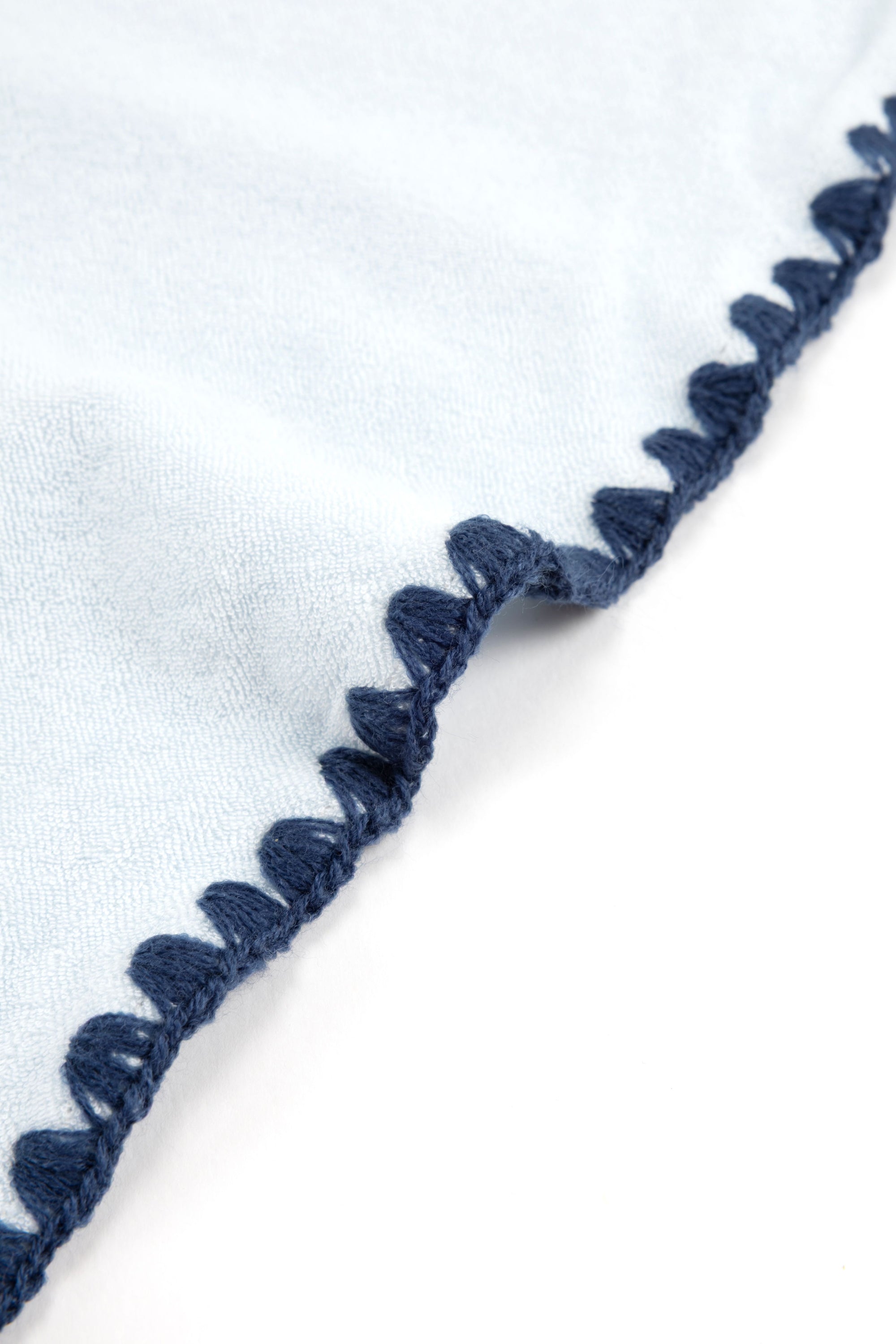 Beach Towel / Throw with Shell Edge Stitch (Baby Blue)