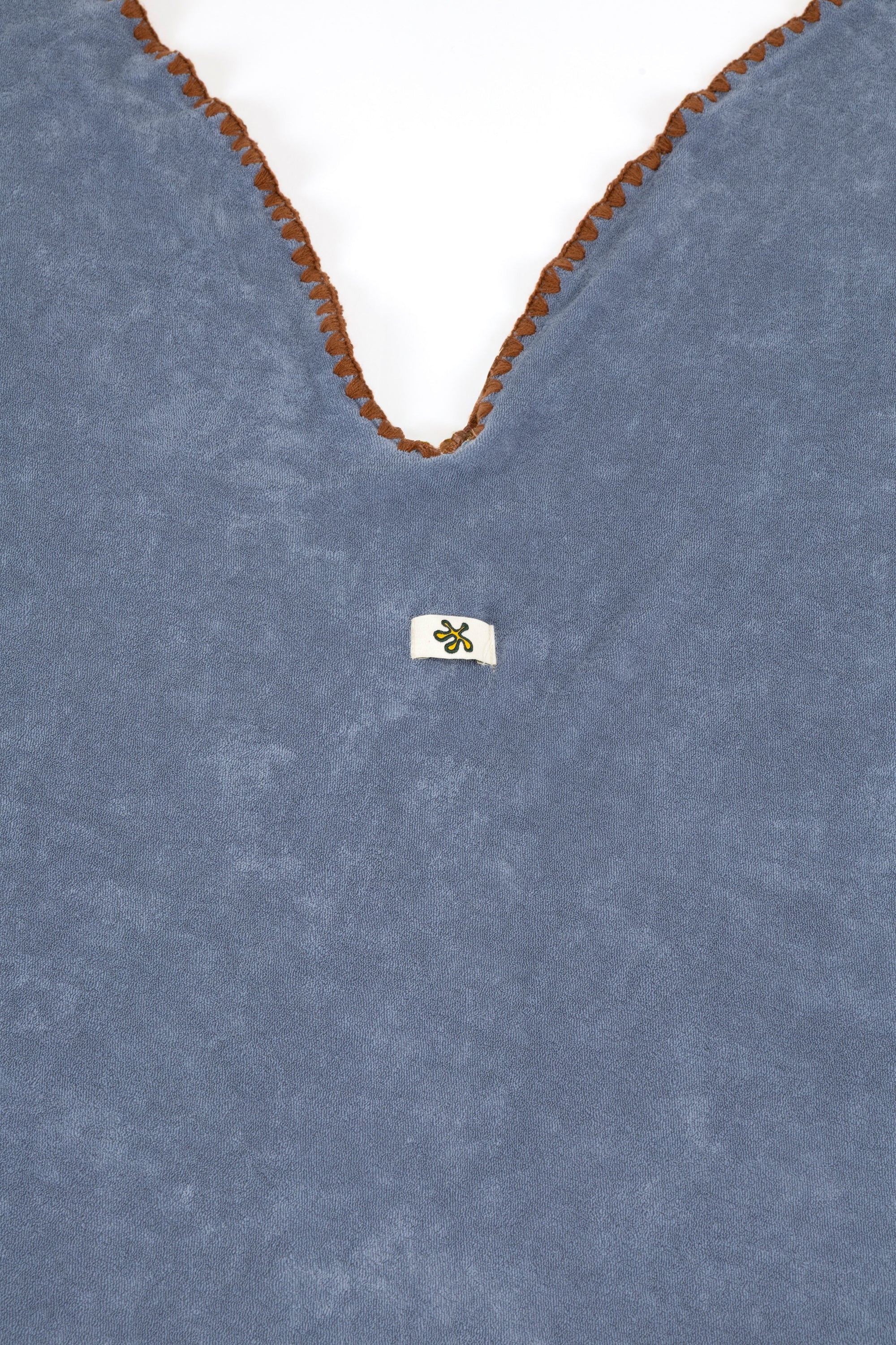 Beach Towel / Throw with Shell Edge Stitch (Blue x Brown)