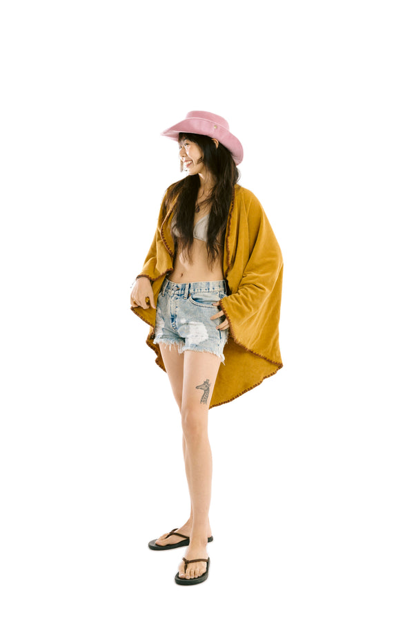 Beach Towel / Throw with Shell Edge Stitch (Earth)