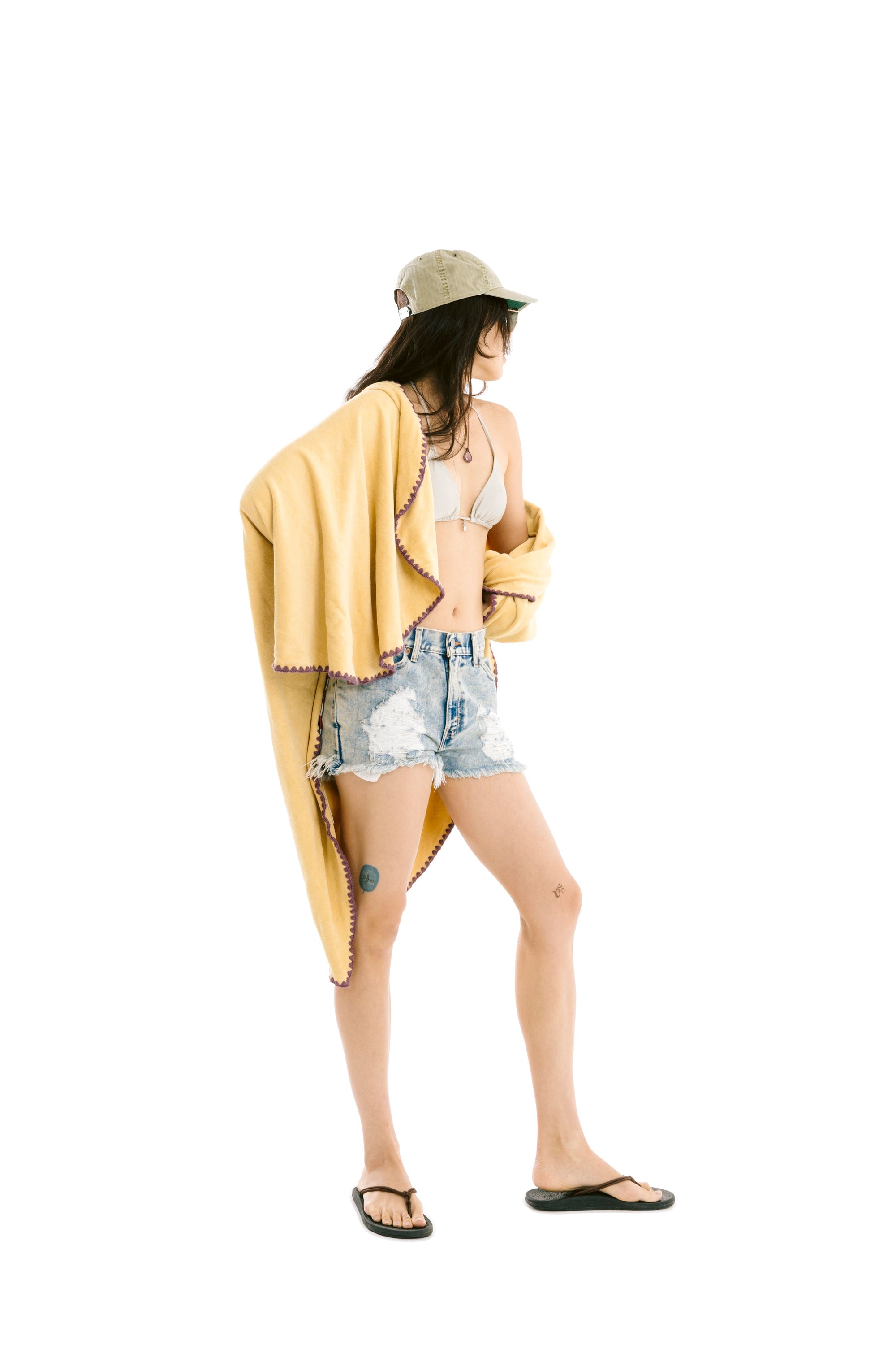 Beach Towel / Throw with Shell Edge Stitch (Baby Yellow)