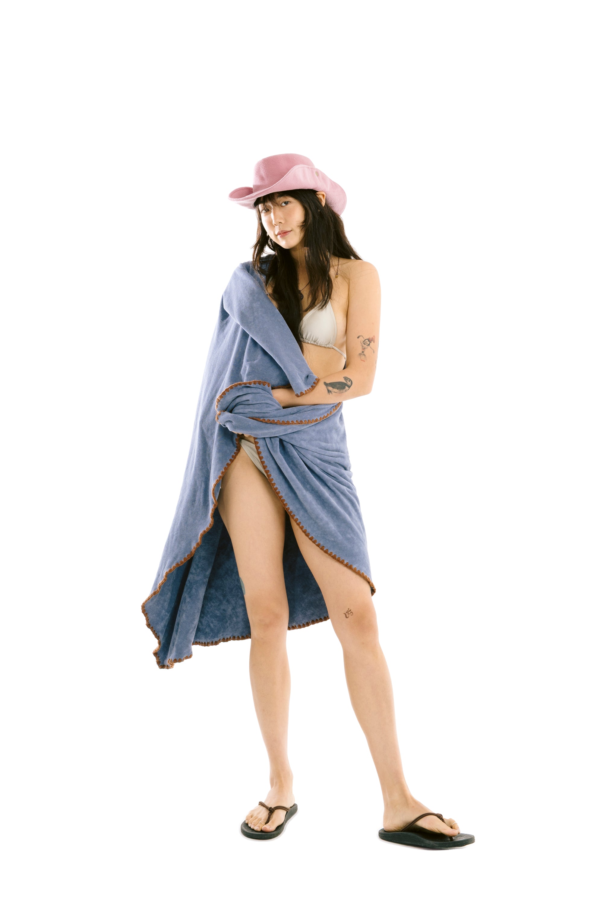 Beach Towel / Throw with Shell Edge Stitch (Blue x Brown)