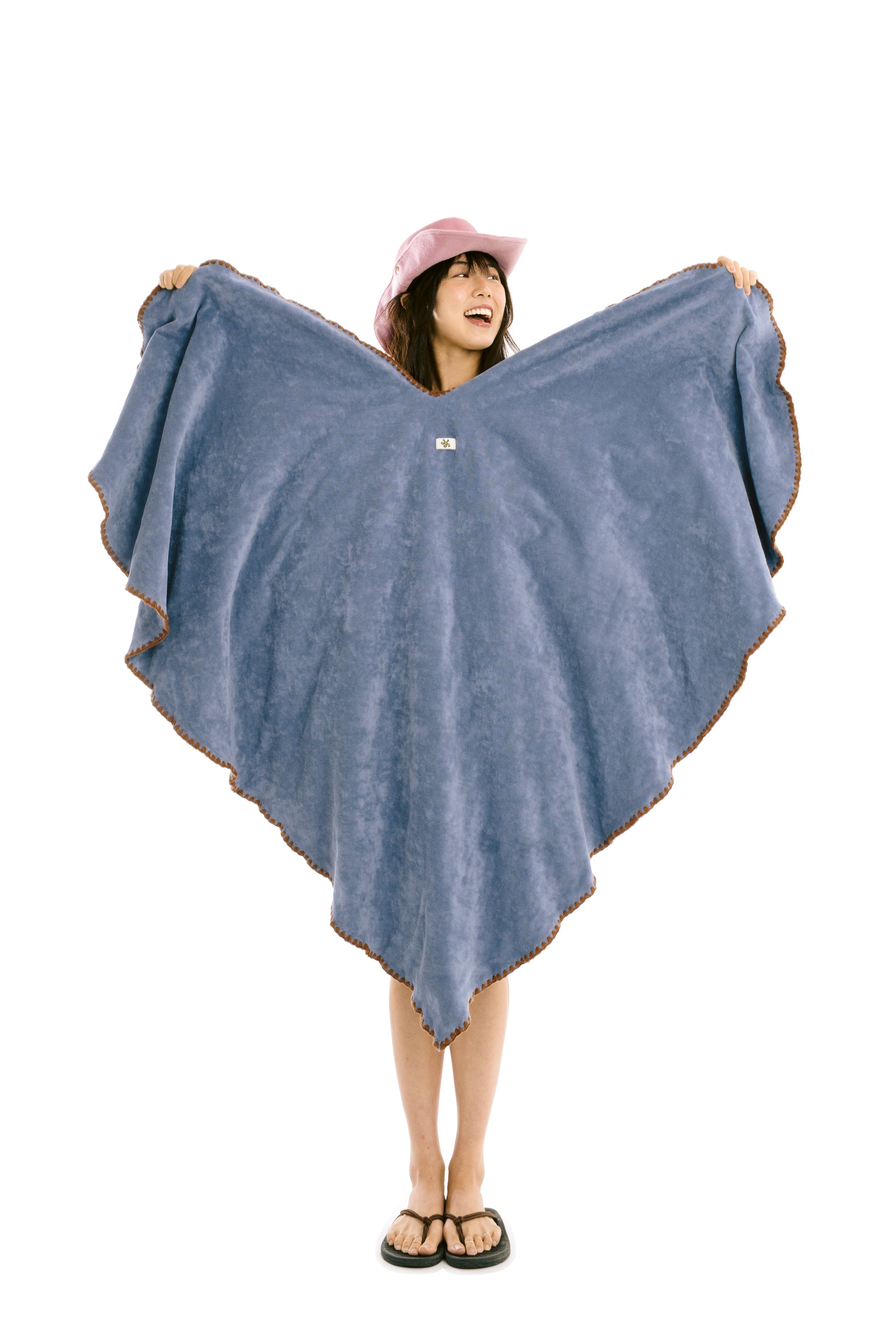 Beach Towel / Throw with Shell Edge Stitch (Blue x Brown)